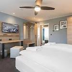 Riverview Apartments By Daspaul